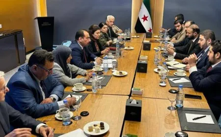Dan û standinên Şam û Rêveberiya Xweser; astengî, xetimîn û zext