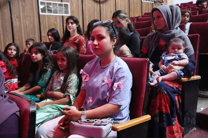 Zarokên ‘Zarhunera Havînê’ şahiyek li dar xist