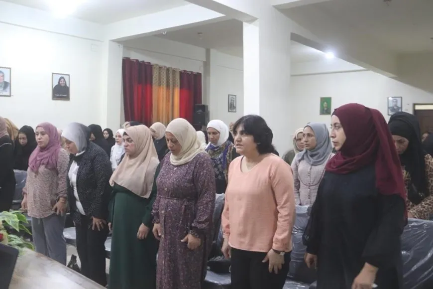 Aştiya navxweyî û xîtabê nefretê mijara panelekê li Reqayê bû