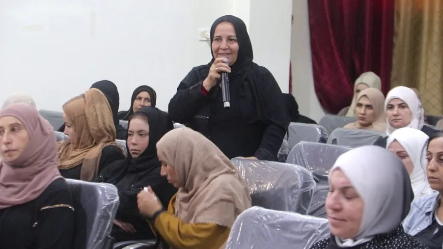 Aştiya navxweyî û xîtabê nefretê mijara panelekê li Reqayê bû