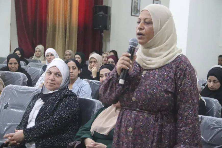 Aştiya navxweyî û xîtabê nefretê mijara panelekê li Reqayê bû