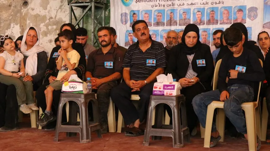 Endamên saziyan sersaxî da malbatên 2 şehîdan
