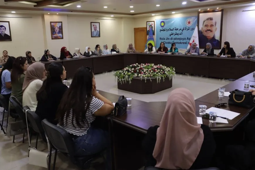 Li Qamişloyê Meclisa Jinan a PYD`ê panelek lidar xist