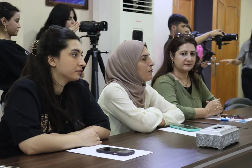 Li Qamişloyê Meclisa Jinan a PYD`ê panelek lidar xist