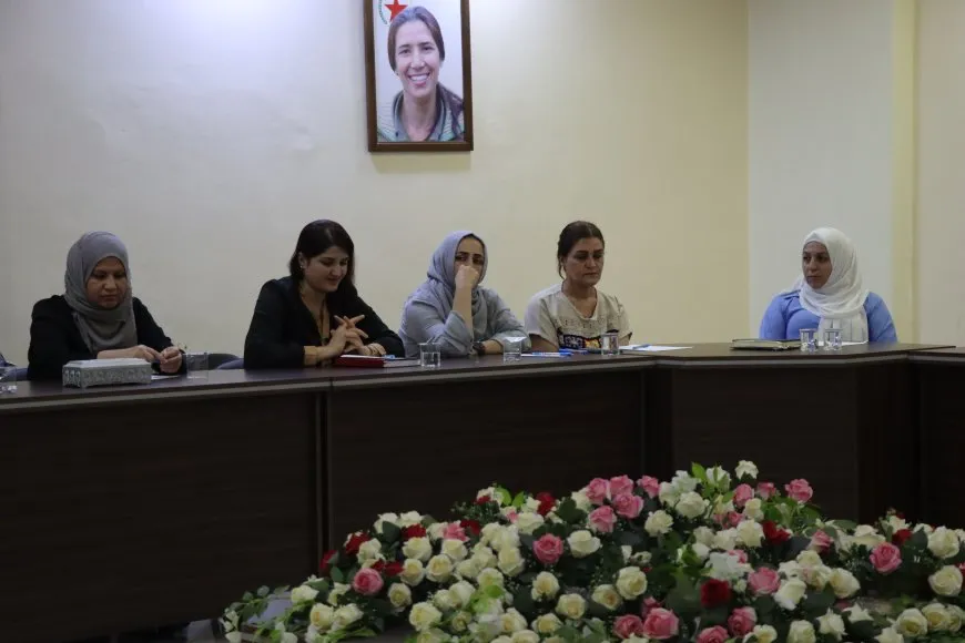 Li Qamişloyê Meclisa Jinan a PYD`ê panelek lidar xist