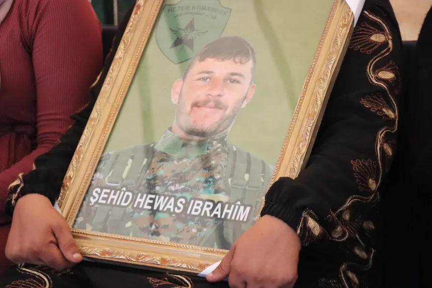 Ji bo Şehîd Hecî Debi yê QSD' ê konê sersaxiyê hat vedan