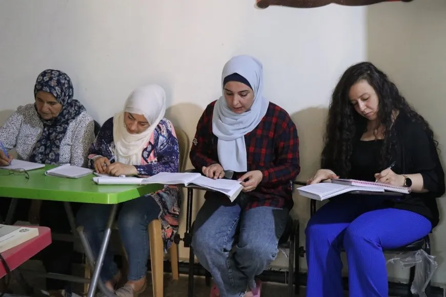 Li Helebê jin ‘Manîfestoya Civaka Demokratîk’ dixwînin