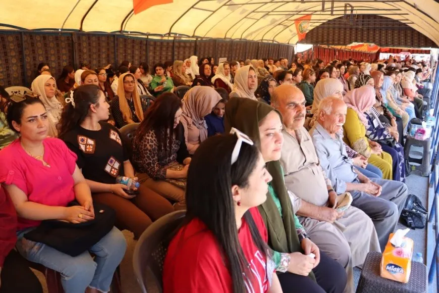 Li Kobanê ji bo 4 şehîdan konê sersaxiyê hate danîn