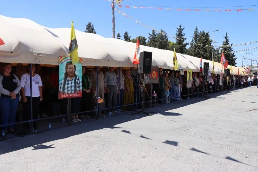 Li Kobanê ji bo 4 şehîdan konê sersaxiyê hate danîn