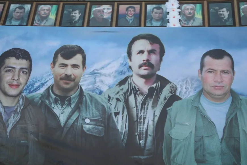 Li Helebê merasîma xiyabî ya şehîd Nûredîn Sofî, Koçero Urfa û Bextiyar Gabar hat lidarxistin