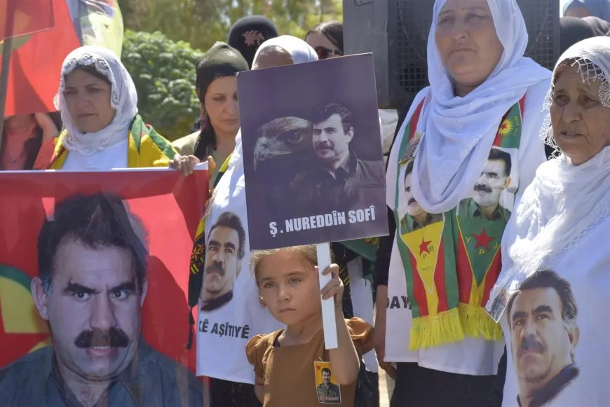Şêniyên Bakur û Rojhilatê Sûriyeyê di merasîma şehîd Nûreddîn Sofî de soza xwe nû kirin
