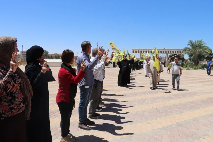 Şêniyên Bakur û Rojhilatê Sûriyeyê di merasîma şehîd Nûreddîn Sofî de soza xwe nû kirin