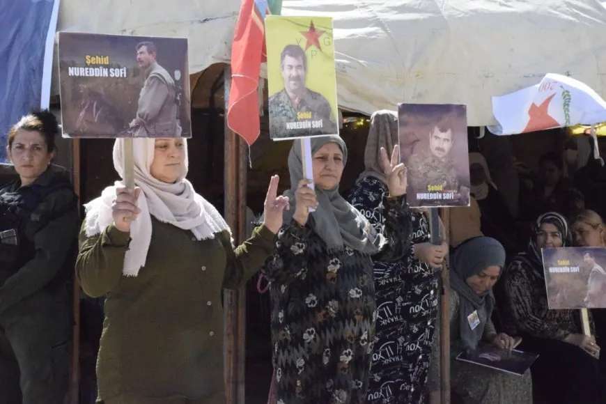 Şêniyên Bakur û Rojhilatê Sûriyeyê di merasîma şehîd Nûreddîn Sofî de soza xwe nû kirin
