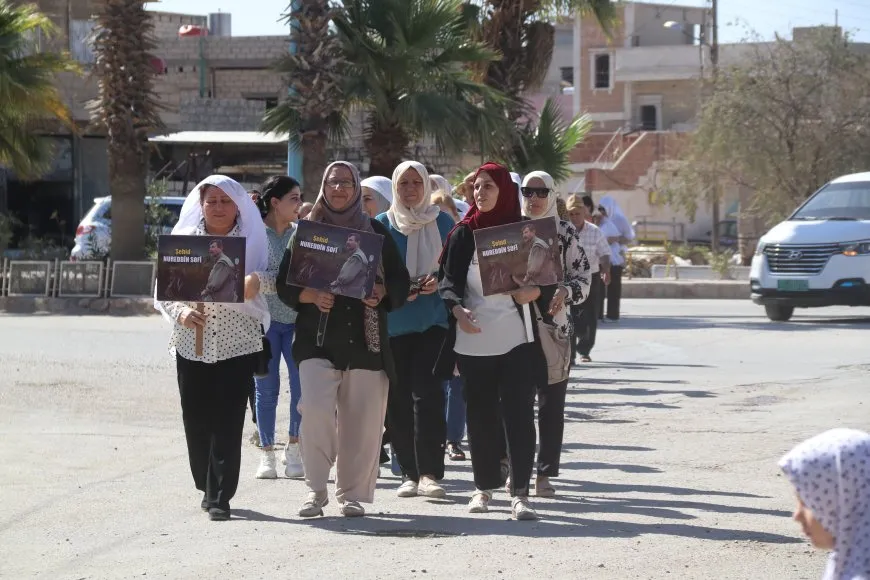 Şêniyên Bakur û Rojhilatê Sûriyeyê di merasîma şehîd Nûreddîn Sofî de soza xwe nû kirin