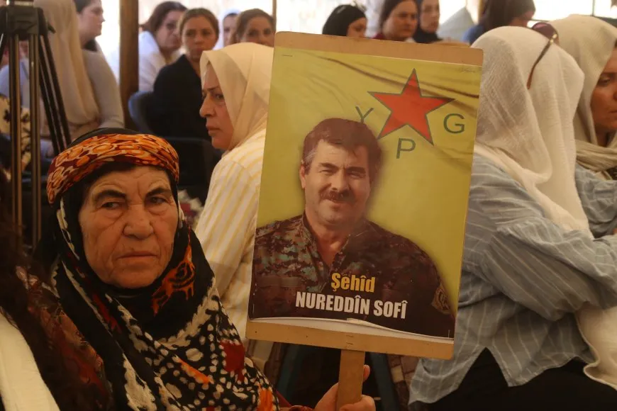 Şêniyên Bakur û Rojhilatê Sûriyeyê di merasîma şehîd Nûreddîn Sofî de soza xwe nû kirin