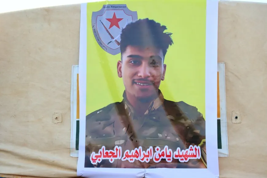 Şêniyên Qamişlo sersaxî dan malbata şehîd Yamin El Caabî