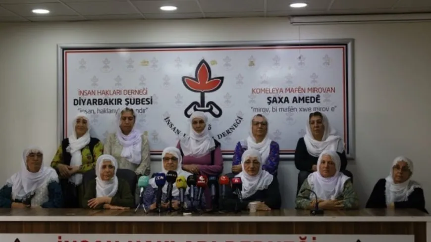 Dayikên Aştiyê: Bila zimanê Kurdî bê qebûlkirin