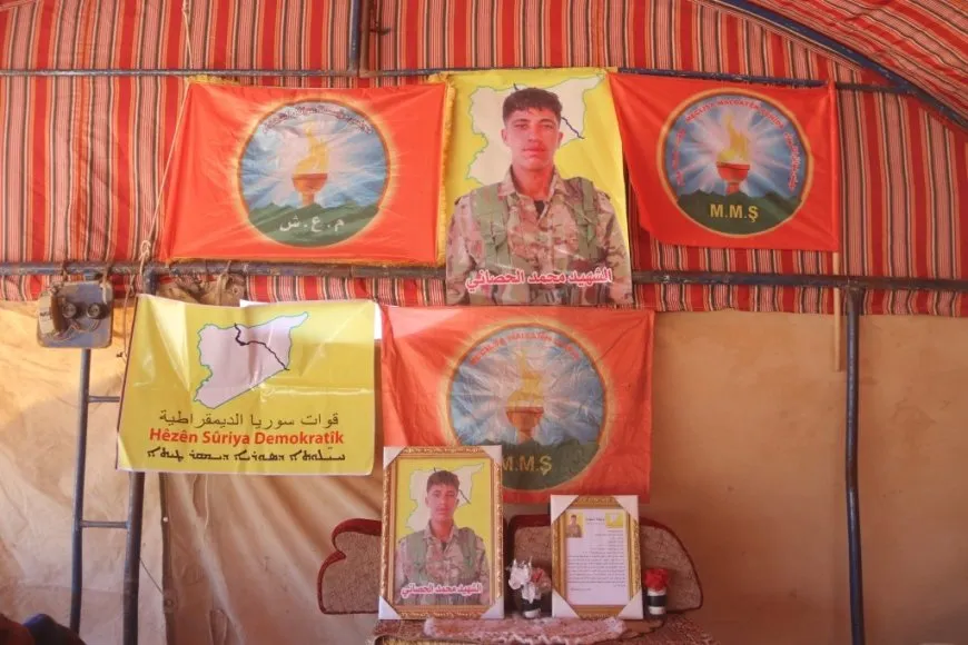 Xelkê Reqayê sersaxî da malbata şehîd Mihemed El Hîsanî