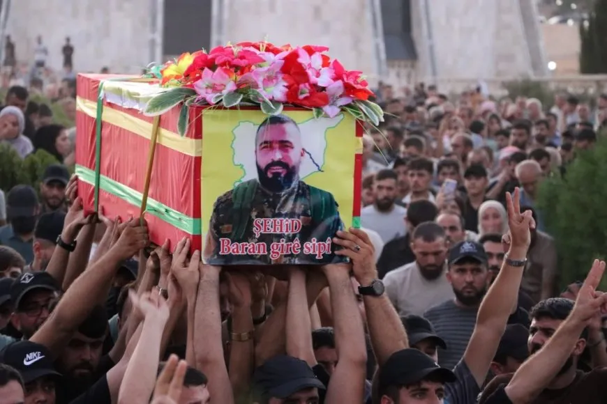 Bi sedan gelê Kantona Firatê şehîd Baran Girê Spî spart axê