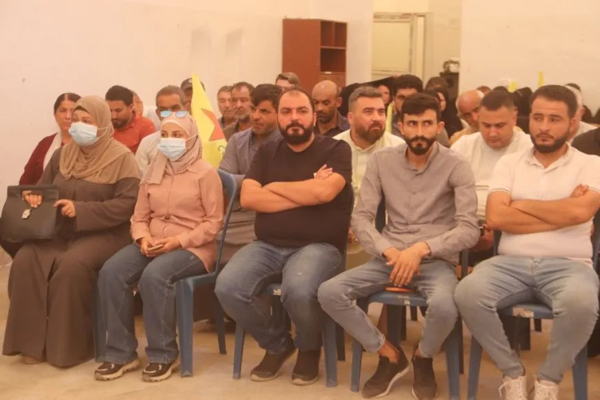 Xelkê Reqayê sersaxî da malbata şehîd Yehya El Tehiş