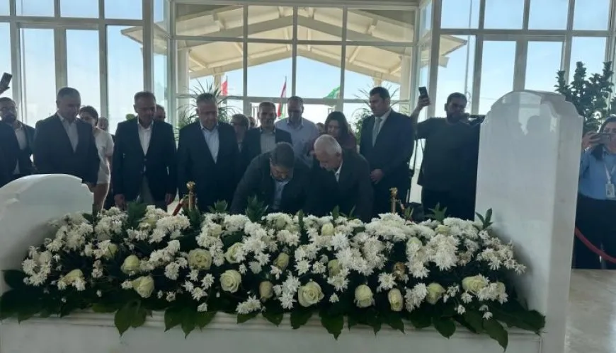 Şandeya PYD’ê serdana gora Mam Celal kir 