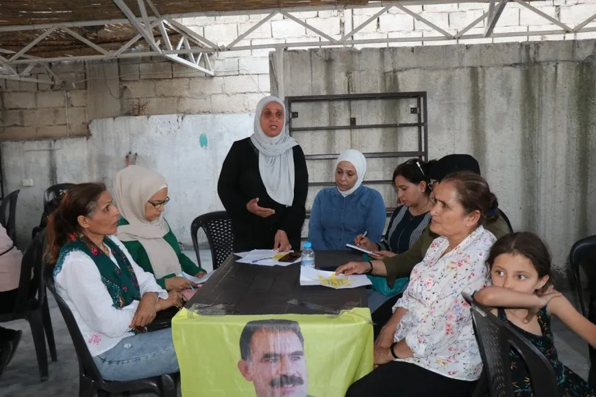 Yekitiya Jinên Ciwan li Helebê berpirsyariyên xwe li hember pêvajoyê aştiyê nîqaş kir
