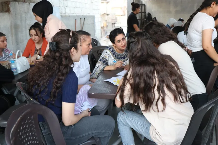 Yekitiya Jinên Ciwan li Helebê berpirsyariyên xwe li hember pêvajoyê aştiyê nîqaş kir