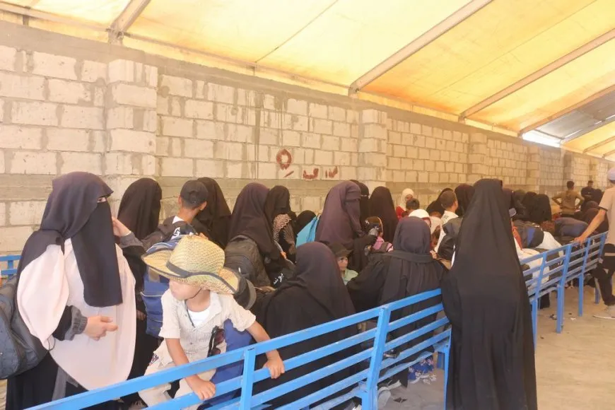 Nêzî 854 iraqî ji kampa Holê ber bi welatê wan ve hatin şandin