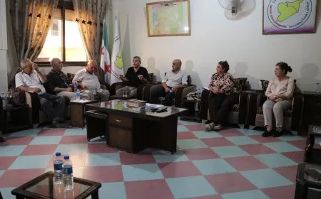 `Li gorî nîşaneyan dema navendîbûnê qediya serdema zêrîn a nenavendîbûnê destpê kir`
