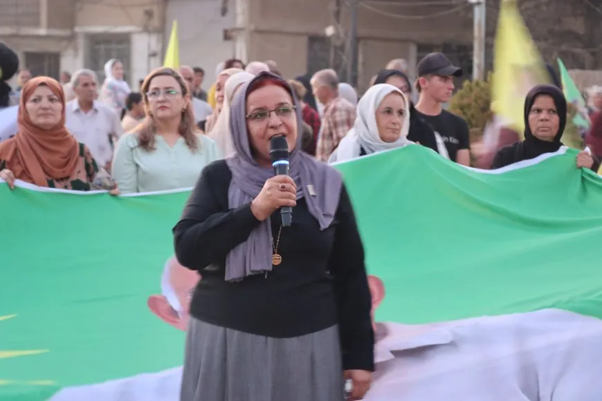 Şêniyên Qamişlo daxwaza azadiya fîzîkî ya  Rêber Apo kir