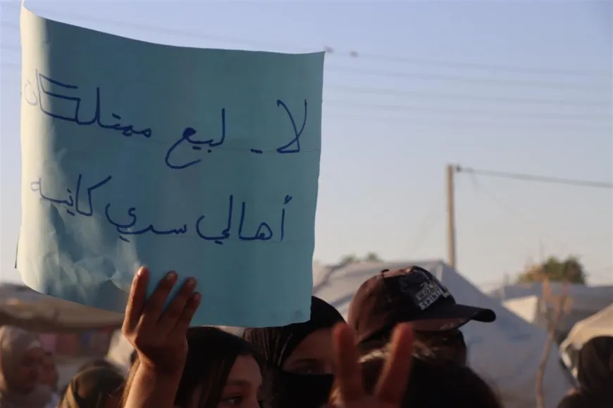 Koçberên Serêkaniyê li dijî siyasetên desteserkirina malên wan rabûn