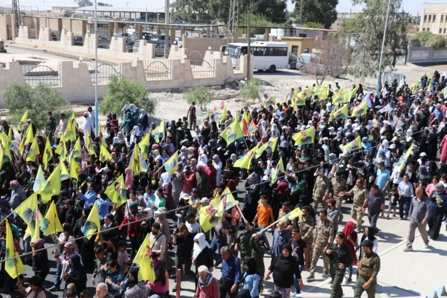 Li Tebqayê ji bo azadiya Rêber Apo meşek girseyî