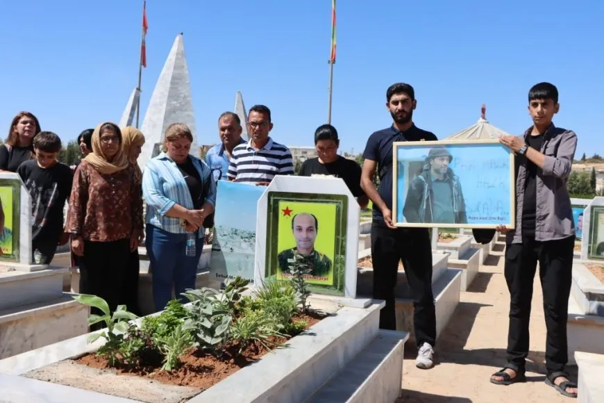 Şehîd Mazdek Ararat li ser gora xwe hat bibîranîn