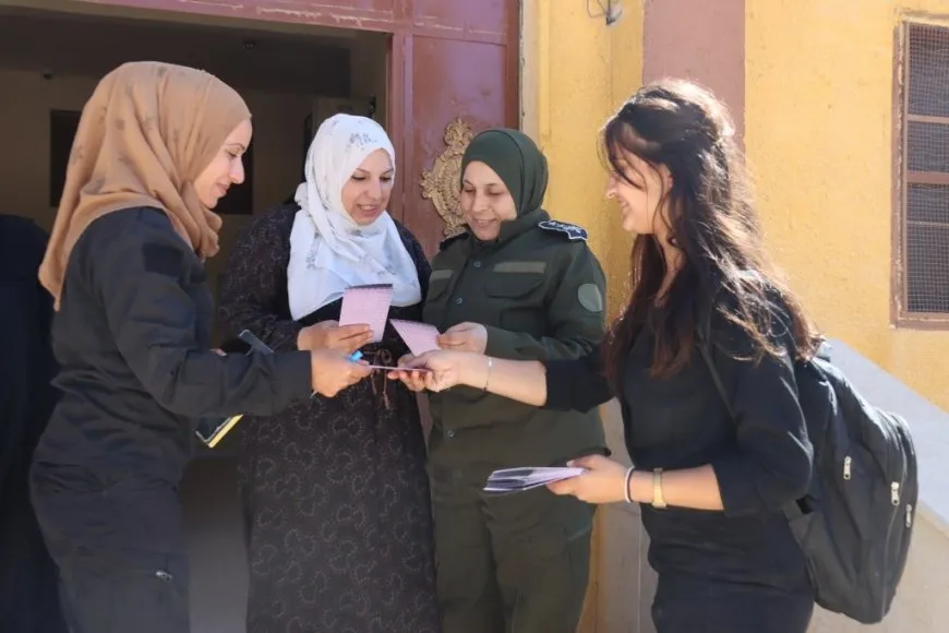 Hîlala Zêrîn li Tebqayê broşûr belav kir