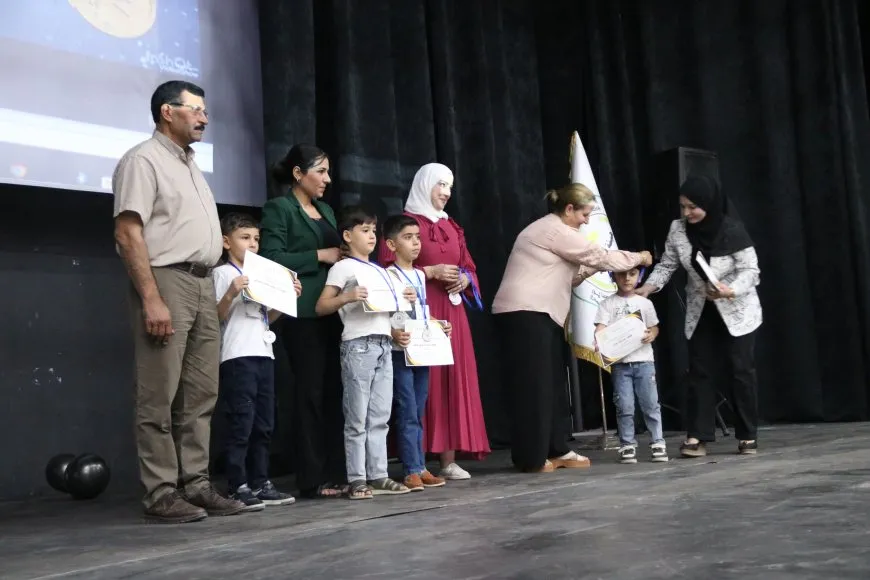 10 zarokên di Olîmpiyada Artîmatîk de bi serketin hatin xelatkirin
