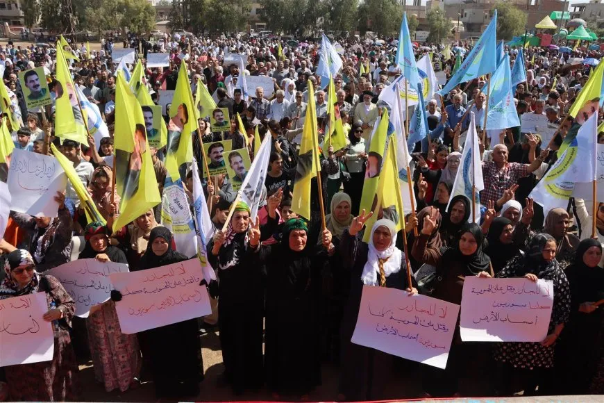 Girseya mîtînga li Dêrikê: Têkoşîna ji bo avakirina Sûriyeyeke nenavendî didome