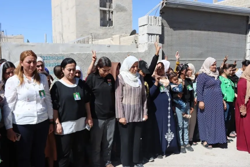 Ji bo şervana YPJ`ê Nisrîn Çiya merasîma xiyabî