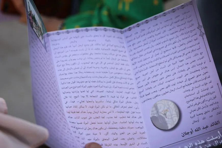 Li Helebê ji bo azadiya Rêber Apo broşûr hatin belavkirin