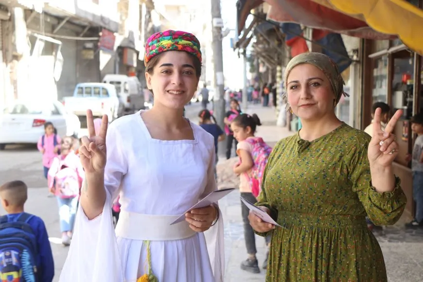 Li Helebê ji bo azadiya Rêber Apo broşûr hatin belavkirin