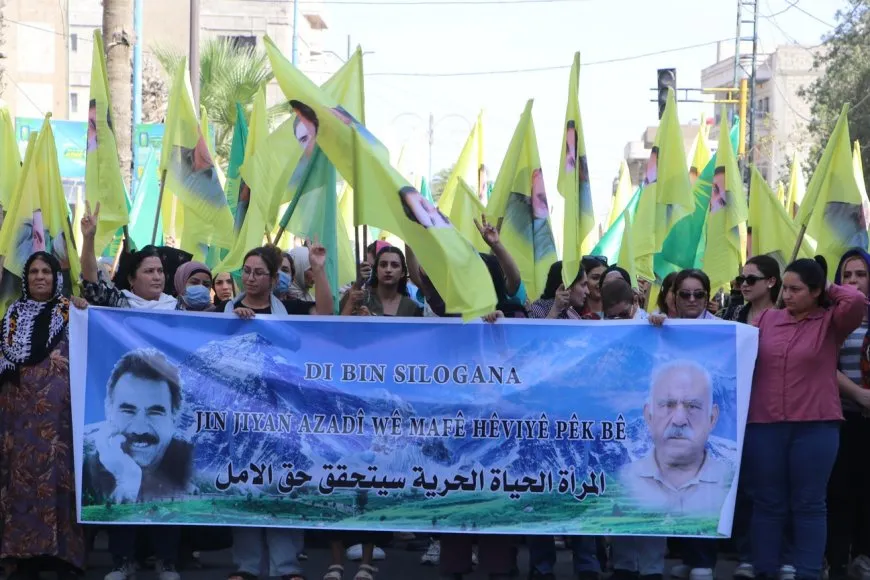 Jinan bi meşekê daxwaziya azadiya fizîkî ya Rêber Abdullah Ocalan kir