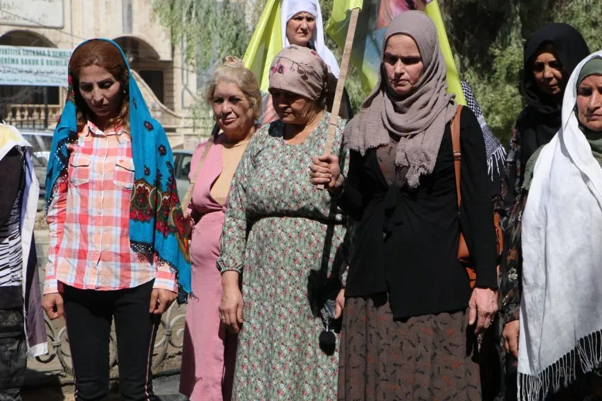 Jinan bi meşekê daxwaziya azadiya fizîkî ya Rêber Abdullah Ocalan kir