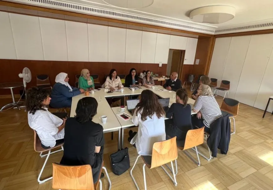 Şandeya jinan li Almanyayê hevdîtinên xwe didomîne 