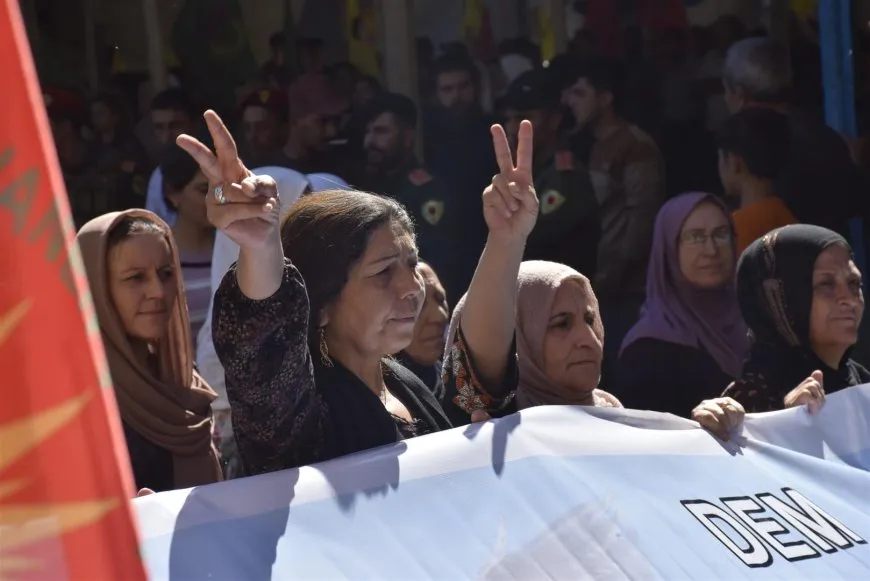 Ciwanên Dirbêsiyê ji bo azadiya Rêber Abdullah Ocalan daketin qadan
