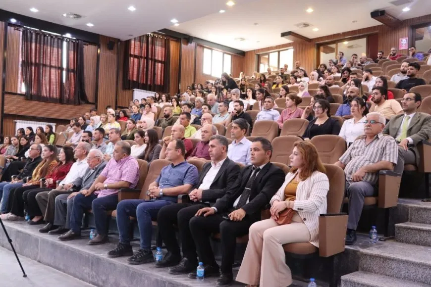Zanîngeha Kobanê komxebata `Fêrkirin Weke Rahênana Azadiyê` li dar xist