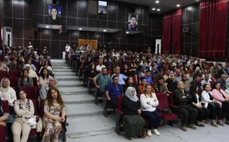 Akademiya Zanistên Civakî ya Rêber Abdullah Ocalan komxebatek li dar xist