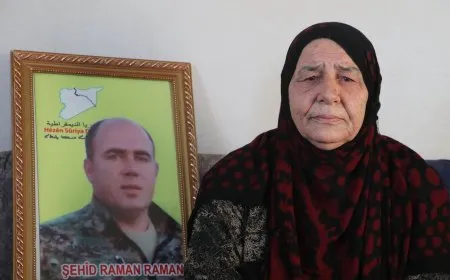 ‘Bi têkoşîn û berxwedana xwe kirasê tirsê çirandiye’