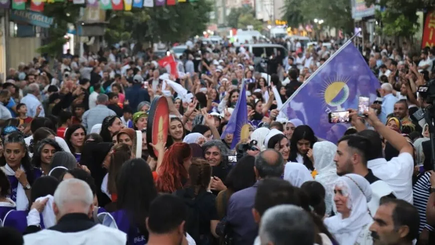 Meşa 'Azadî' di roja xwe ya 4'an de ye