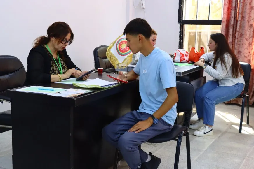 Li zanîngehên Bakur û Rojhilatê Sûriyeyê qeydkirina daxwazên xwendekaran dest pê kir