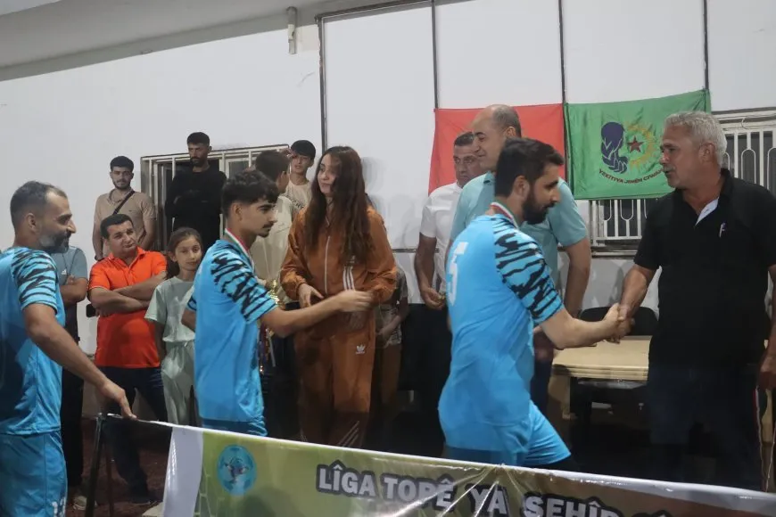 Li Tirbespiyê turnuvayê futbolê