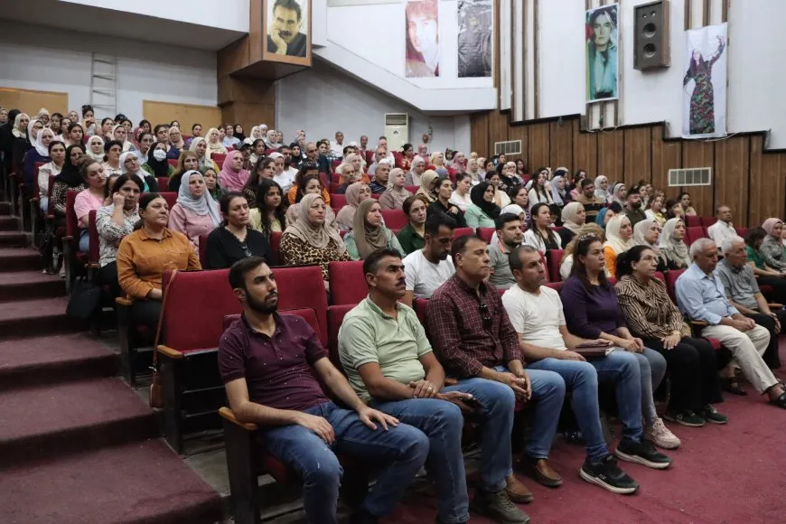  PYD’ê derbarê komploya navnetewî de ji gel re civîn li dar xist